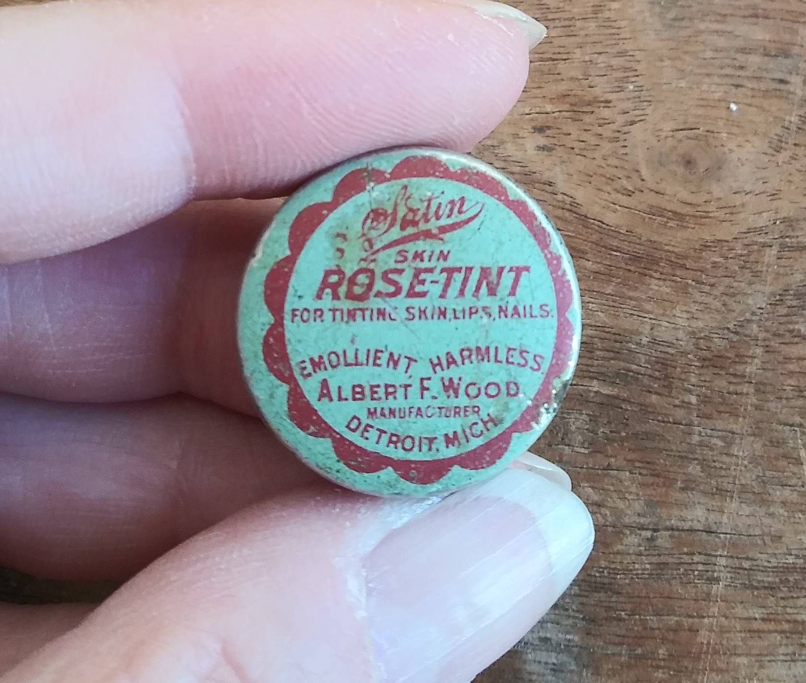 Vintage Satin Haut Rose Tint Kosmetik Pulver Für Töne Lippen Nägel Albert F. Wood Detroit Mi Anfang 1900Er Jahre Beauty Behandlung von OffbeatAvenue