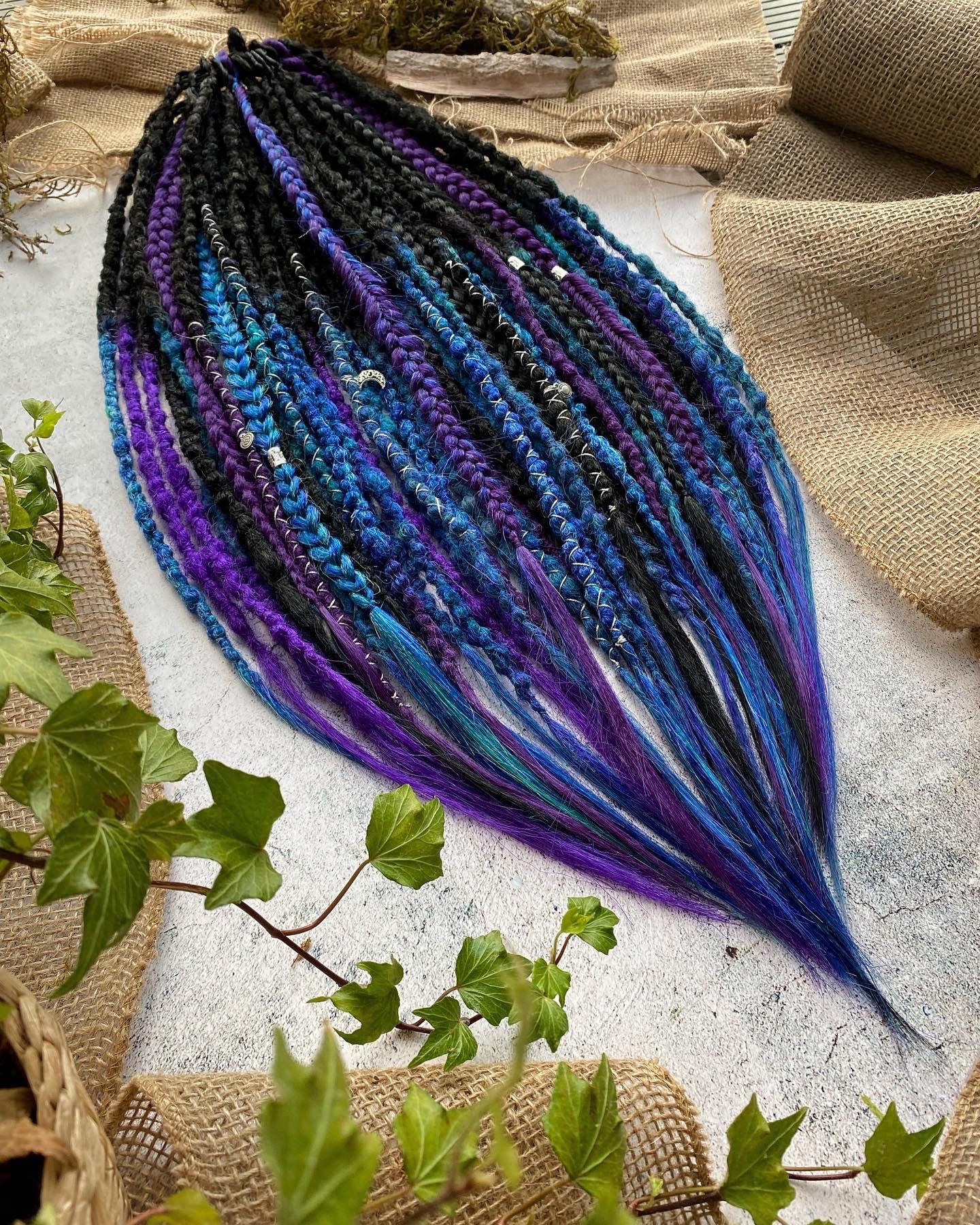 Mermaid Stil Schwarz-Blau, Lila Ombre Farbe Super Weiche Strukturierte Doppelte Enden/Einzelne Kunsthaar Dreadlocks Mit Silber Schmuck von OhMyDreadsEU