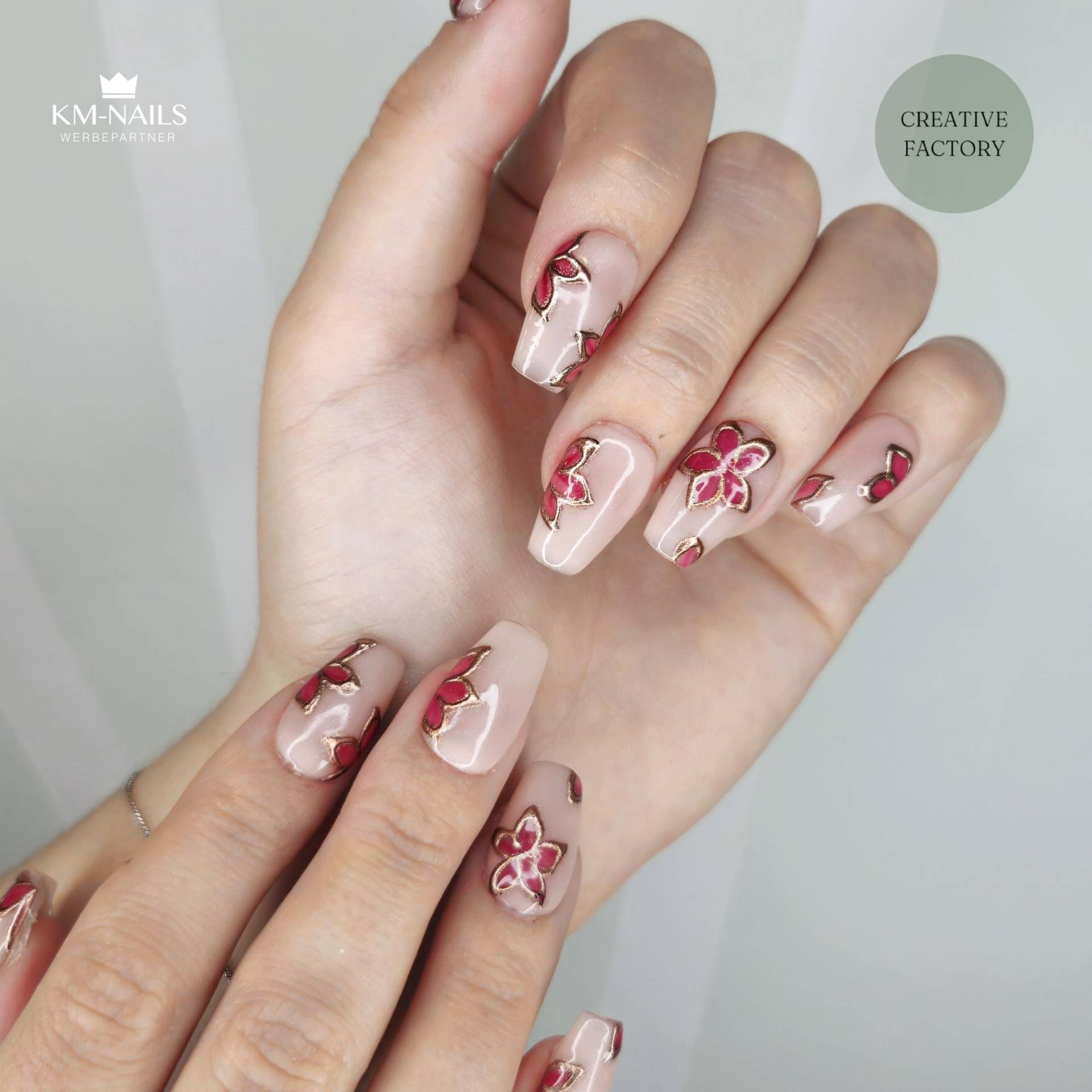 Rote Flower Press On Nails von OlisCreativeFactory