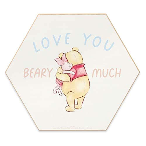 Disney Winnie Puuh und Ferkel Love You Beary Much Holz-Wanddekoration – bezauberndes Winnie Puuh Schild für Kinderzimmer oder Kinderzimmer von Open Road Brands