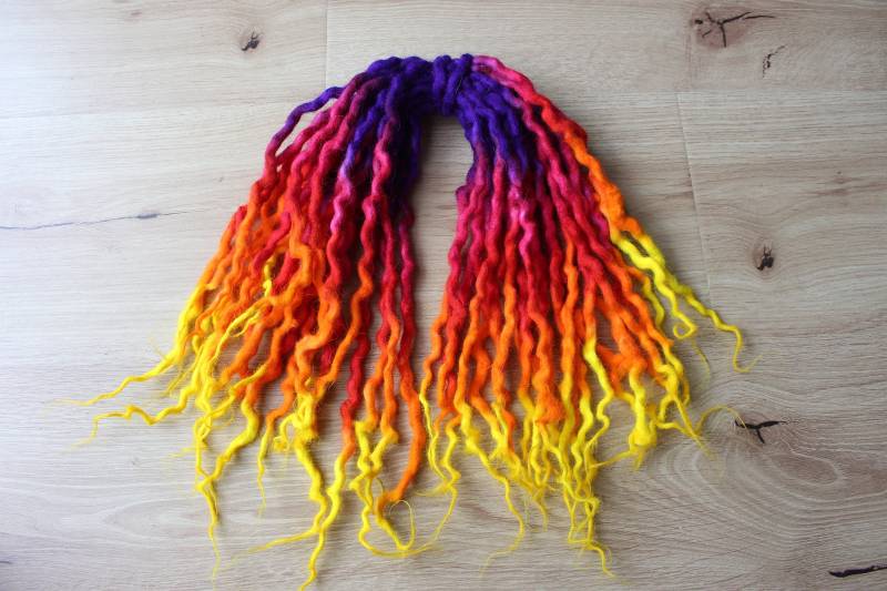 De Sonnenuntergang Wolle Dreadlocks Verlängerungen von OuterworldHair