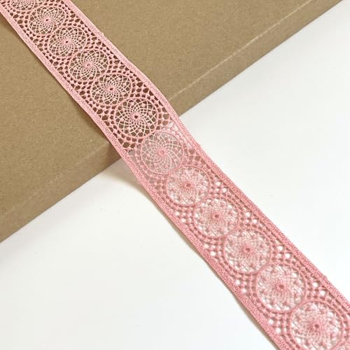 Rosa Spitzenborte, 4,8 cm breit, kreisförmiges geometrisches Muster, 2,7 m/Packung, inklusive Spule von PETITECOCOCRAFTS