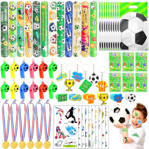 PIWOSGOL Fußball Party Mitgebsel Kinder, 74 Stück Fußball Give Aways Spielzeug Kindergeburtstag, Party Gastgeschenke Schnapparmbänder Schlüsselanhänger Tattoo Geschenk Taschen Kinder Mädchen Jungen von PIWOSGOL