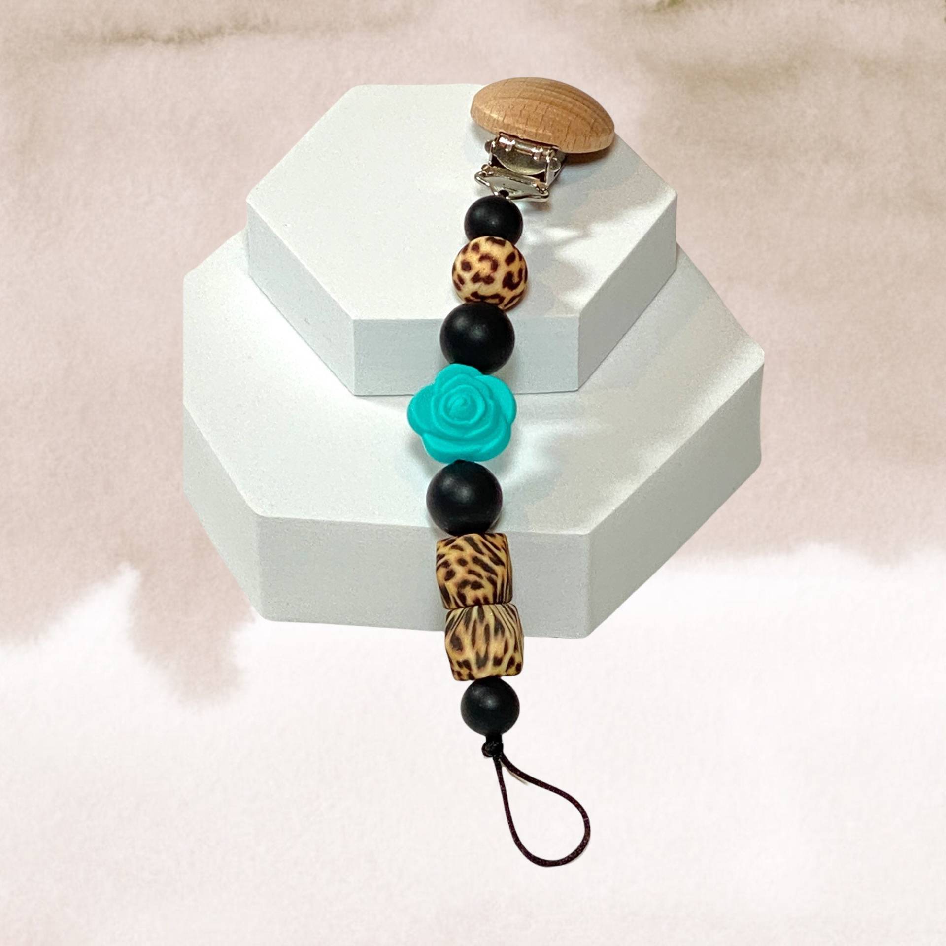 Leopard Und Teal Blume Silikon Schnullerclip | Leopardenblüte Schnullerblumenhalter von PacificPacifiers