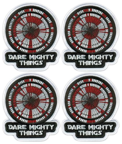 Set mit vier – Dare Mighty Things – versteckte Botschaft auf Fallschirm – schwarzes VeIcro/Klettverschluss-Rückseite – bestickter Aufnäher/Abzeichen/Emblem von Patchion