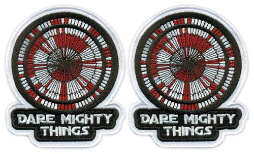 Set von zwei – Dare Mighty Things – versteckte Botschaft auf Fallschirm – schwarzes VeIcro/Klettverschluss-Rückseite – bestickter Aufnäher/Abzeichen/Emblem von Patchion