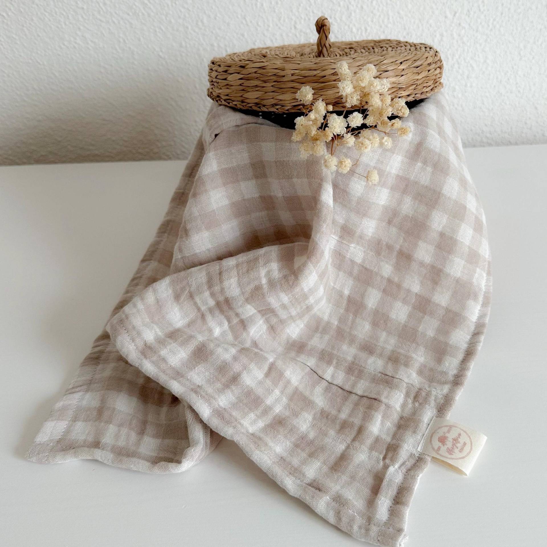 Spucktuch Aus Musselin | Mulltuch Cottage Core Landhausstil Kariert Handmade Babygeschenk Doppellagig Geschenk Zur Geburt von Pfingstrosenatelier