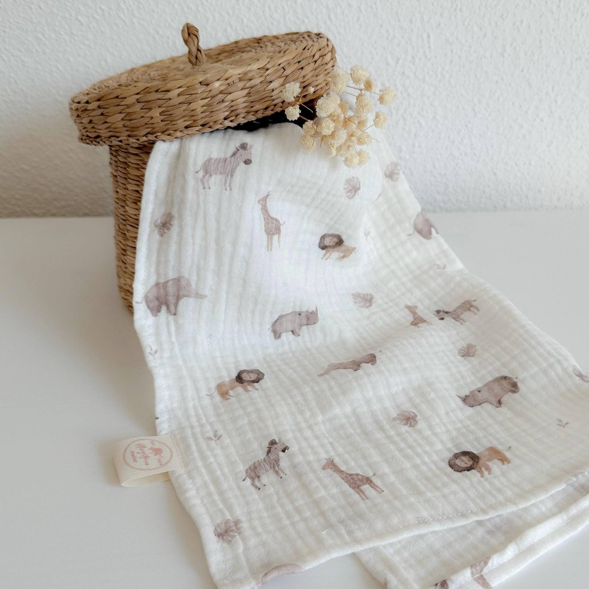 Spucktuch Aus Musselin | Mulltuch Einlagig Handmade Babygeschenk Safari Tiere Geschenk Zur Geburt von Pfingstrosenatelier