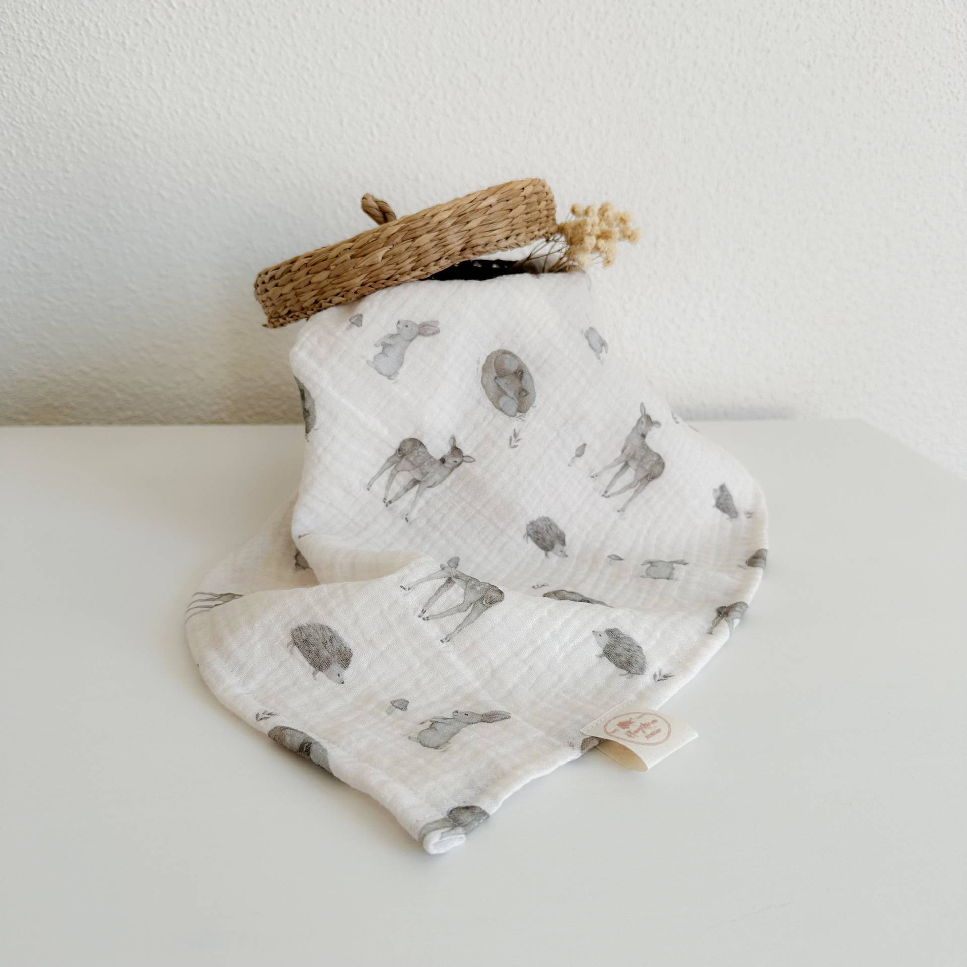 Spucktuch Aus Musselin | Mulltuch Einlagig Handmade Babygeschenk Waldtiere Reh Fuchs Igel Geschenk Zur Geburt von Pfingstrosenatelier