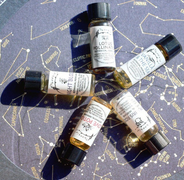 5Er Set Natürliche Parfüm Minis ~ Wählen Sie Ihre Düfte - Dekadente Duftkunst, Muster-Set, Bio, 100% Natürlich, Je 1Ml von PhoenixBotanicals