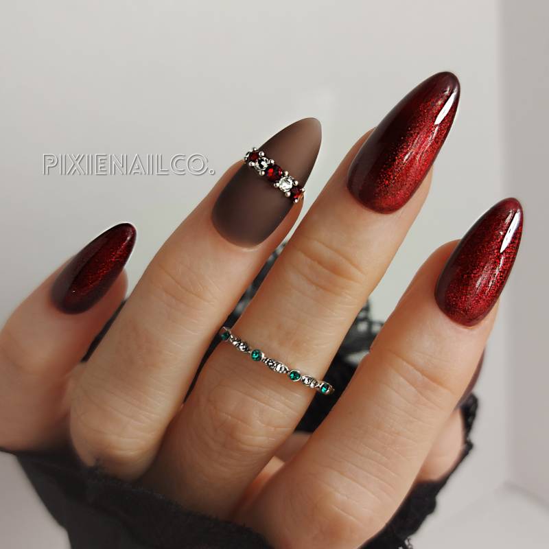 Red Cat Eye Reflektierende Glitter Hard Gel Press On Nails von PixieNailCo