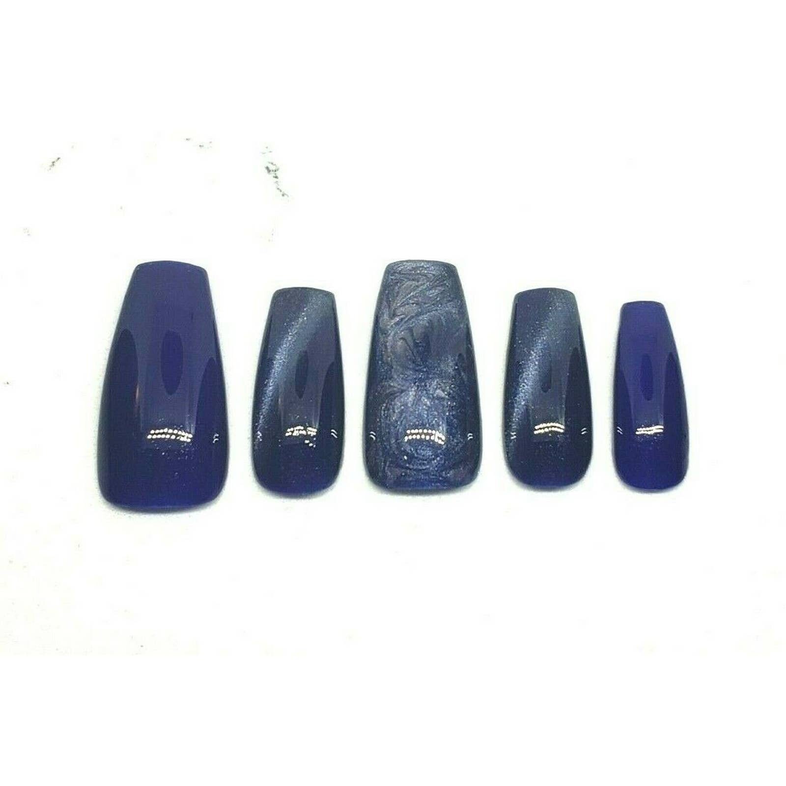 Custom Press On Nails Fake Handmade 20stk Set Nacht Funkeln Blau Wirbel von PolishedPressed