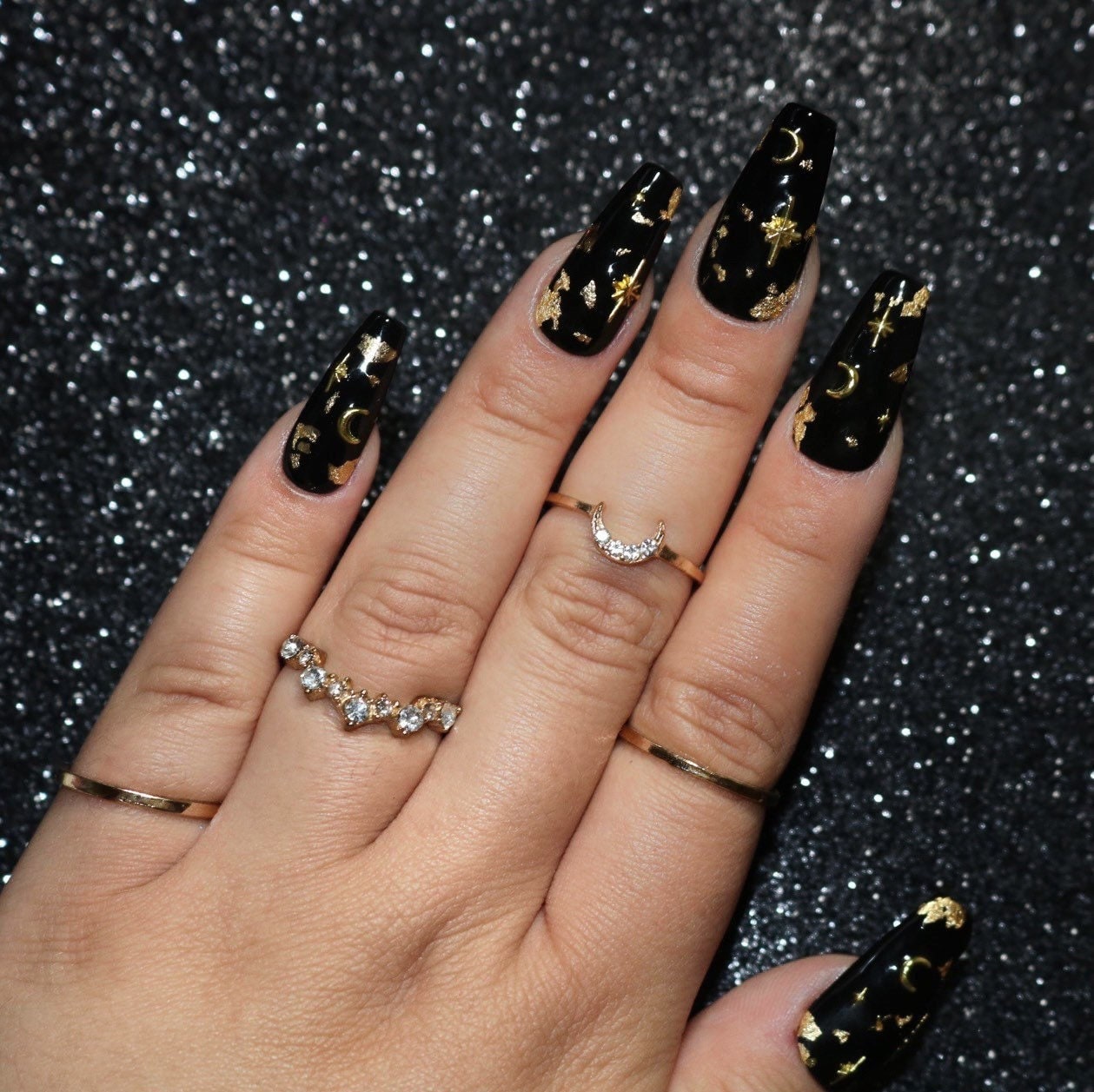 Nachthimmel | Schwarz Press On Nails Mit Goldstern Und Mond Details Halloween Nägel Hexe von PolishedbyTeresa