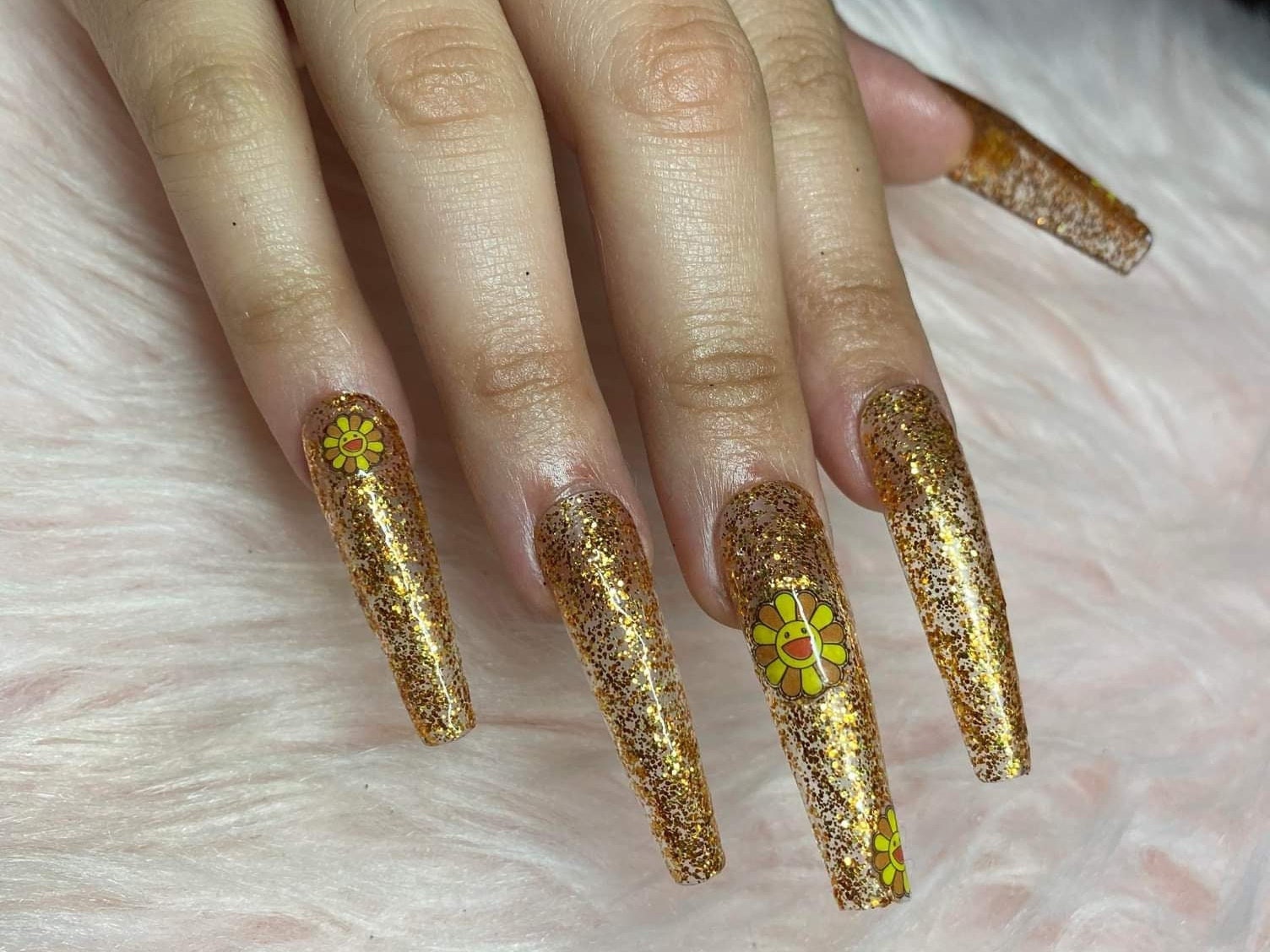 Golden Kawaii Press On Nails von PrettyLitBeauty