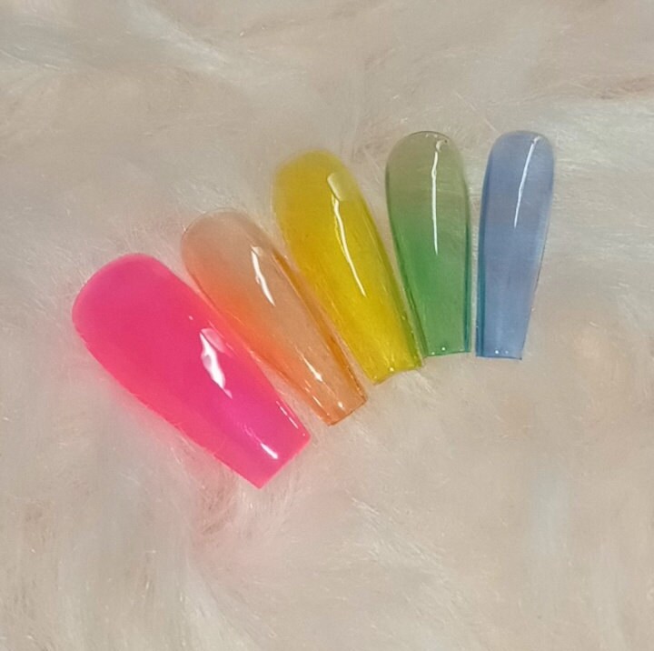 Rainbow Jellies Press On Nails von PrettyLitBeauty