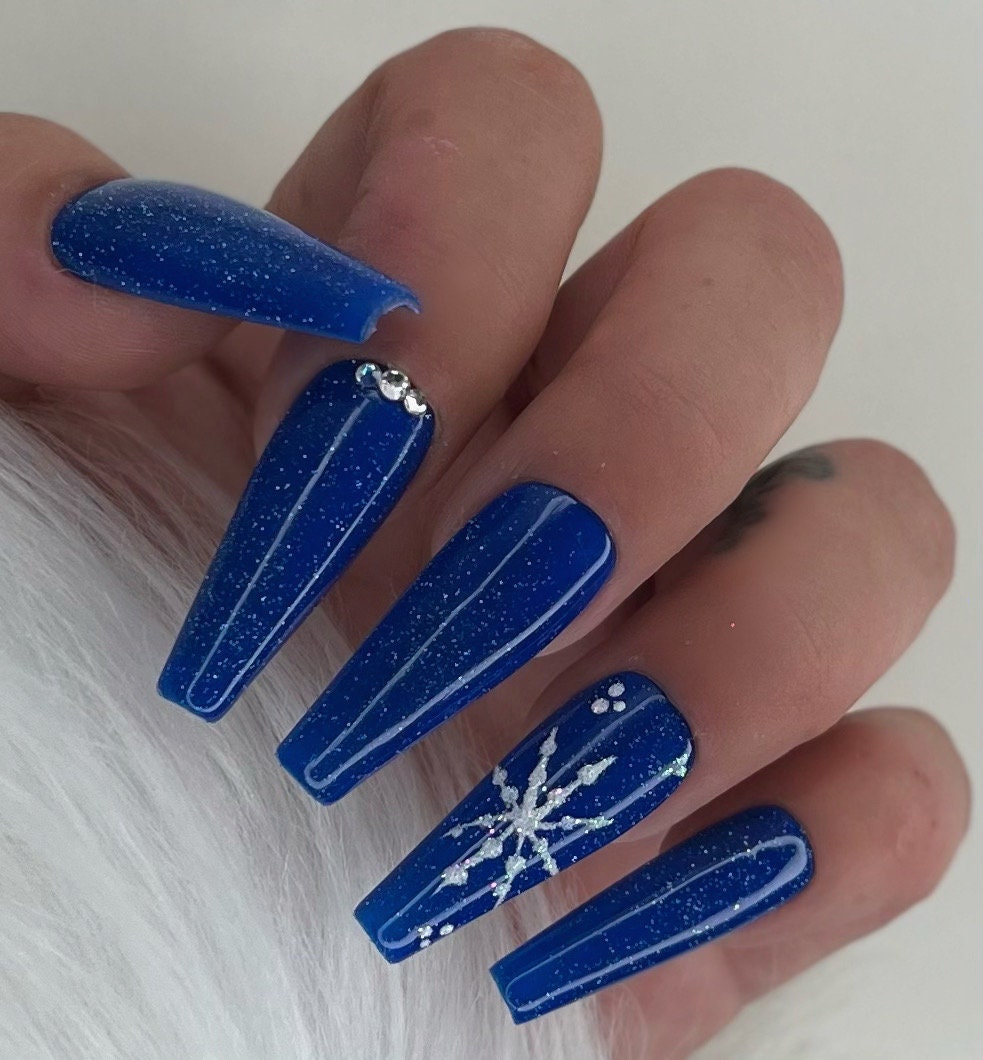 Press On Nails Winter Blau Weiß Party Glitzer Christmas Handmalerei von PrincessNails01