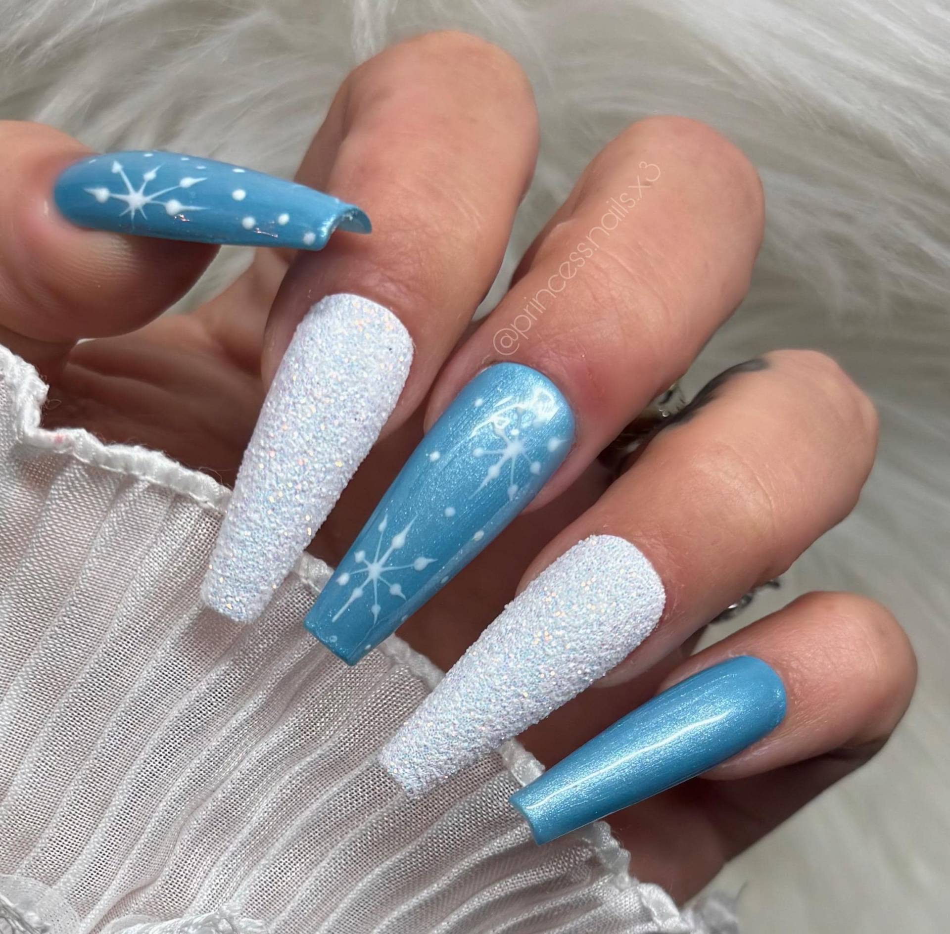 Press On Nails Winter Metallic Blau Weiß Glitzr Top Schneeflocken von PrincessNails01