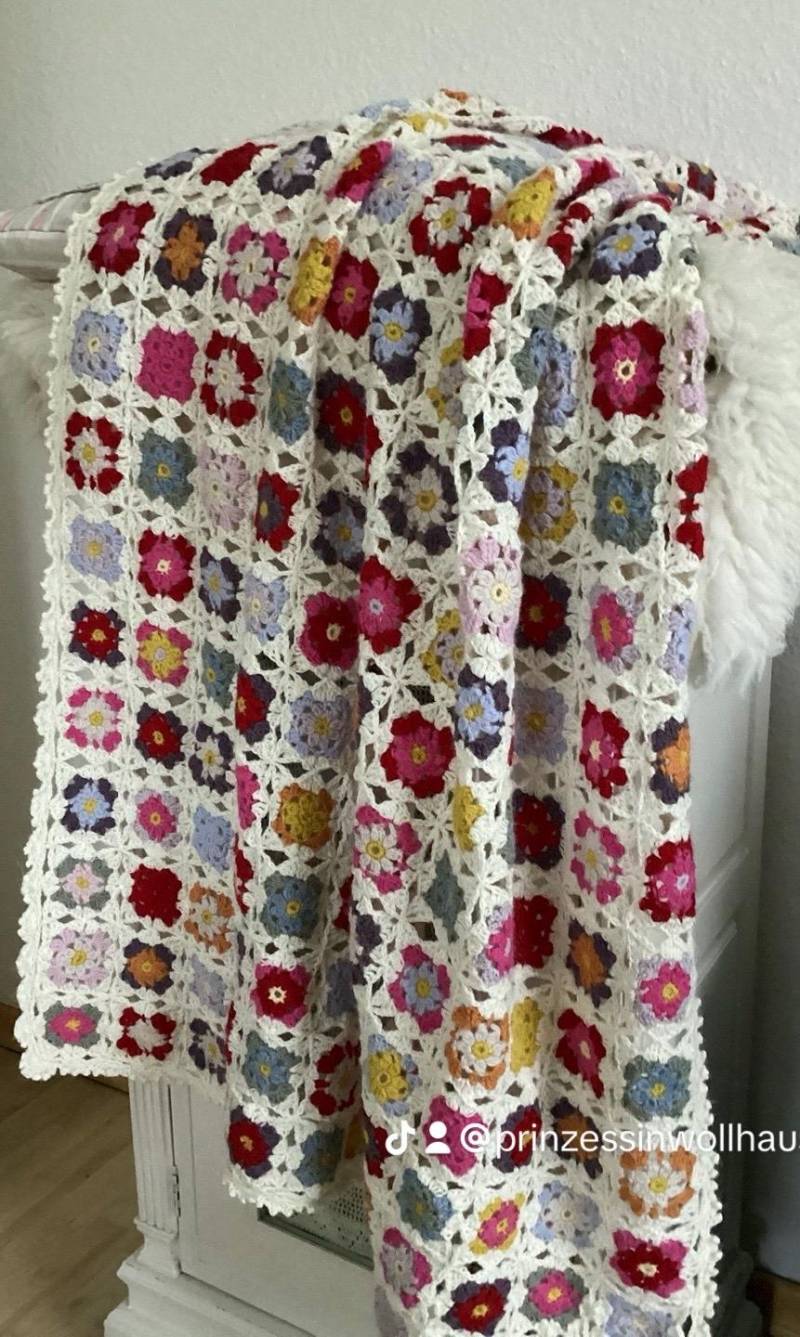 Häkeldecke Granny Square von PrinzessinWollhausen