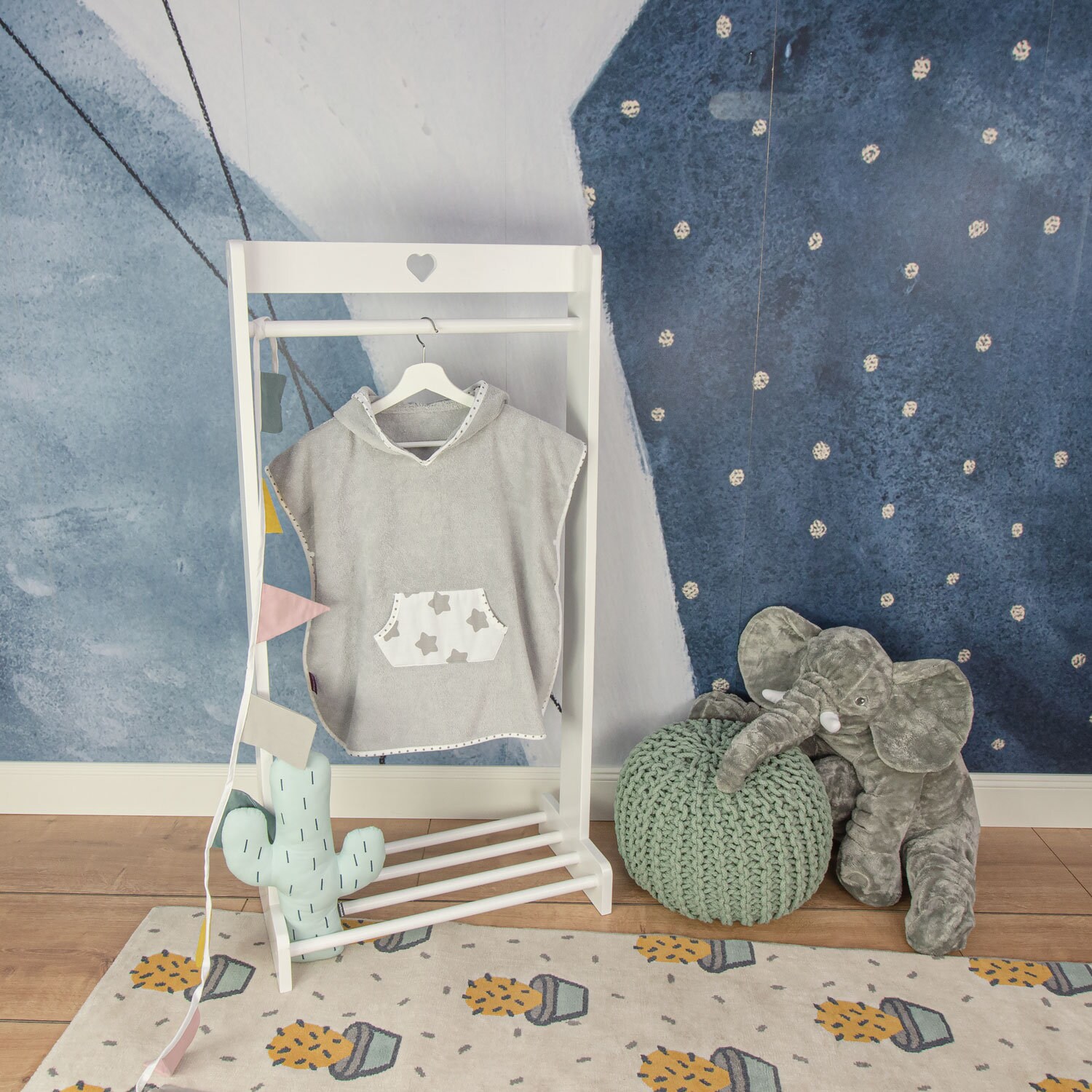 Puckdaddy Bade Poncho Freya 57x84cm Baby Mit Kapuze Sterne Muster in Grau von PuckdaddyShop