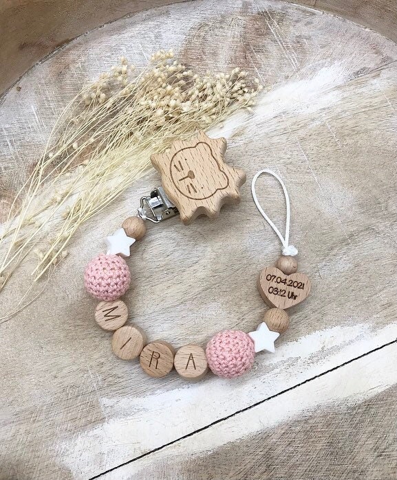 Schnullerkette Mit Namen Personalisiert Graviert Geschenk Taufe/Geburt Verschiedene Schriftarten Clips von PureDesignBabyHerz