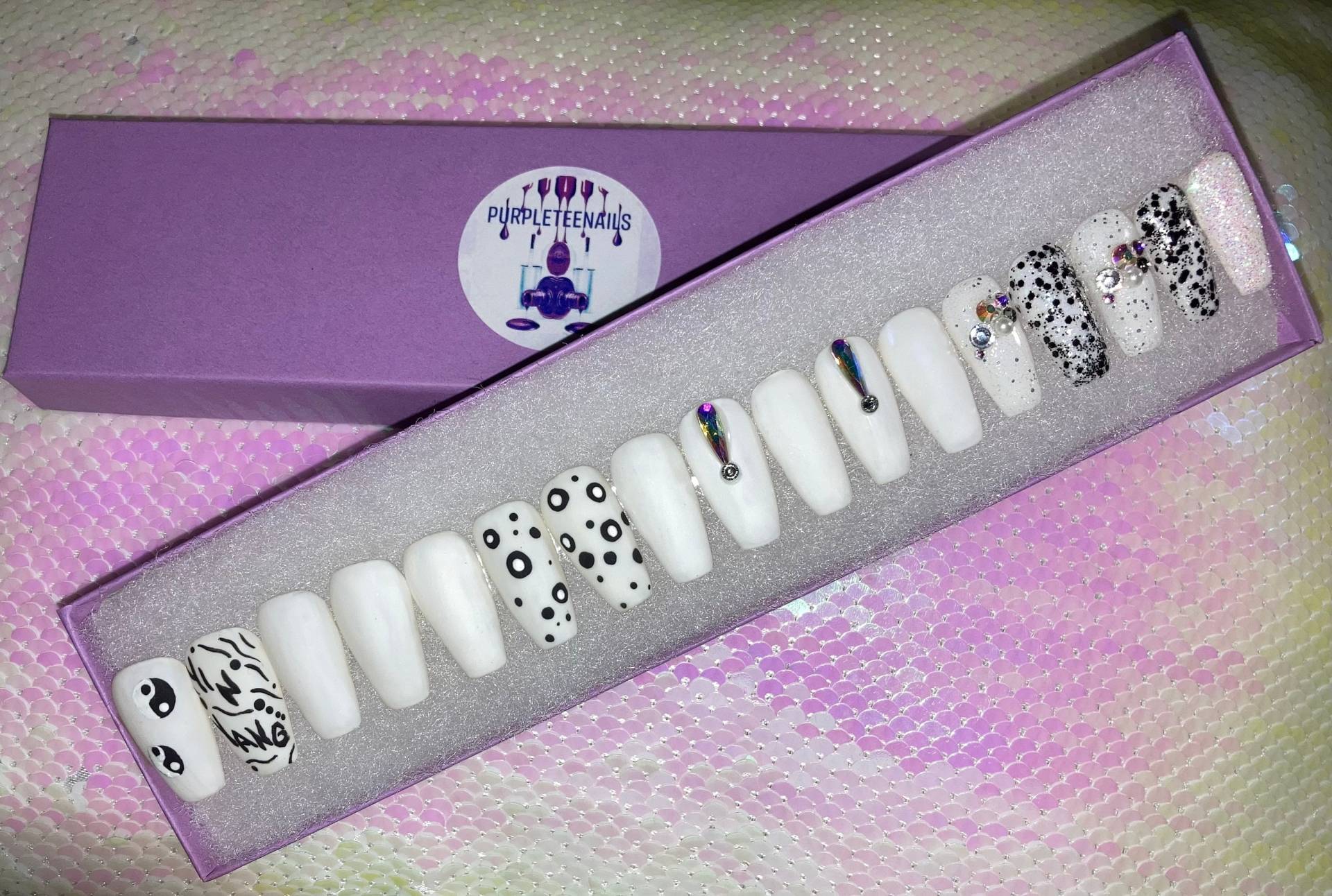 Yin Yang Design Press On Set von PurpleTeeNails