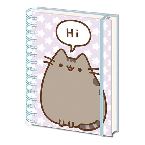 Pyramid International Pusheen (Pusheen Says Hi Design), DIN A5-Notizbuch, Ringbuch mit Gummiband, liniertes Tagebuch – offizielles Merchandise von Pyramid International