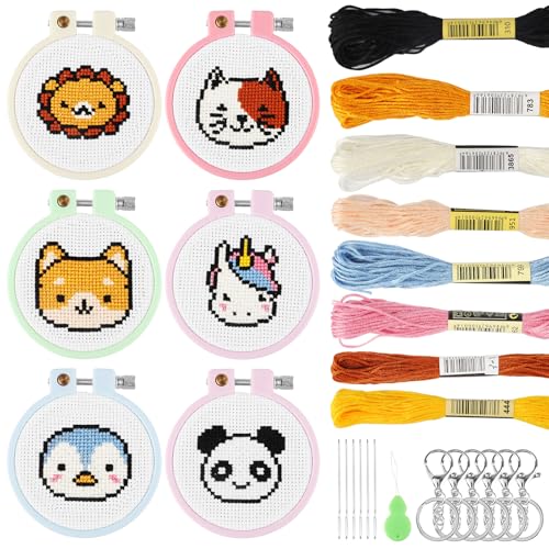 QENSPE Stickerei Anfänger Kit, 6 Stück Tiere Muster Mini Kreuzstich Set mit 6 Kunststoff Stickerei Hoops, Bunte Fäden, Anleitungen und Werkzeuge, für DIY-Handwerk, Mädchen Rucksack Dekoration von QENSPE