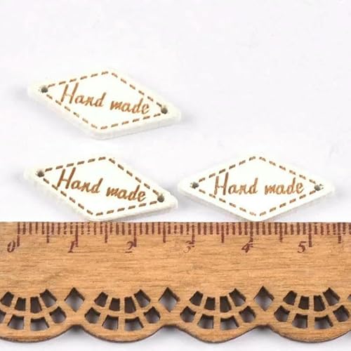 Gemischte 50 Stück Holzknöpfe "Handgemachte" Tags Holz Nähzubehör für Kleidung Handarbeit Scrapbooking Basteln DIY -mt0917 von QOVBD