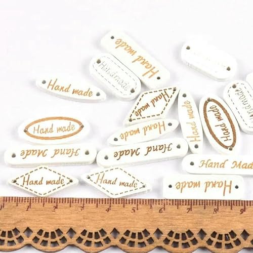 gemischte 50 Stück Holzknöpfe "Handgemachte" Tags Holz Nähzubehör für Kleidung Handarbeit Scrapbooking Basteln DIY -1 von QOVBD