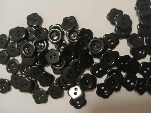 50 x schwarze Knöpfe in Blumenform, 12 mm, Kunstharz, ideal zum Basteln, Stricken, Nähen, Kurzwaren von QPSupplies