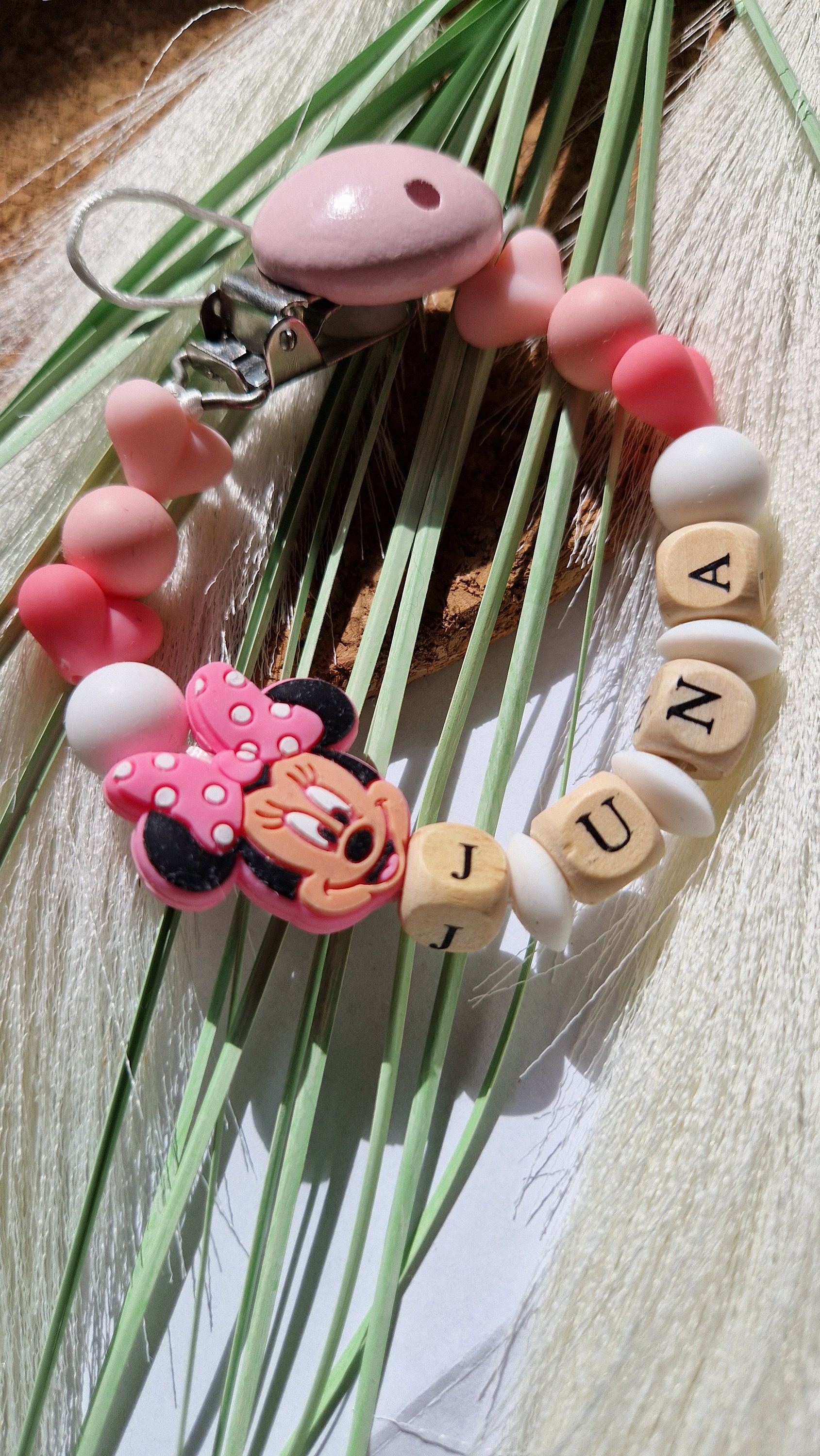 Personalisierte Schnullerkette Mit Motiv| Für Mädchen|Geschenk Werdende Eltern|Baby Geschenk|Geburt|Taufe|Familie|Vorfreude|Rosa|Pink von RGdesignn