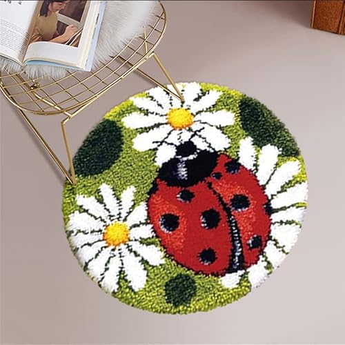 Knüpfhaken Teppich Kit DIY Teppich Making Kit für Erwachsene Kinder Ladybug Latch Hook Rug Making Kits Kreuzstich Teppichherstellung Kissen Nadelarbeit für Anfänger Heimdekoration 50 x 50 cm von ROCKY&CHAO