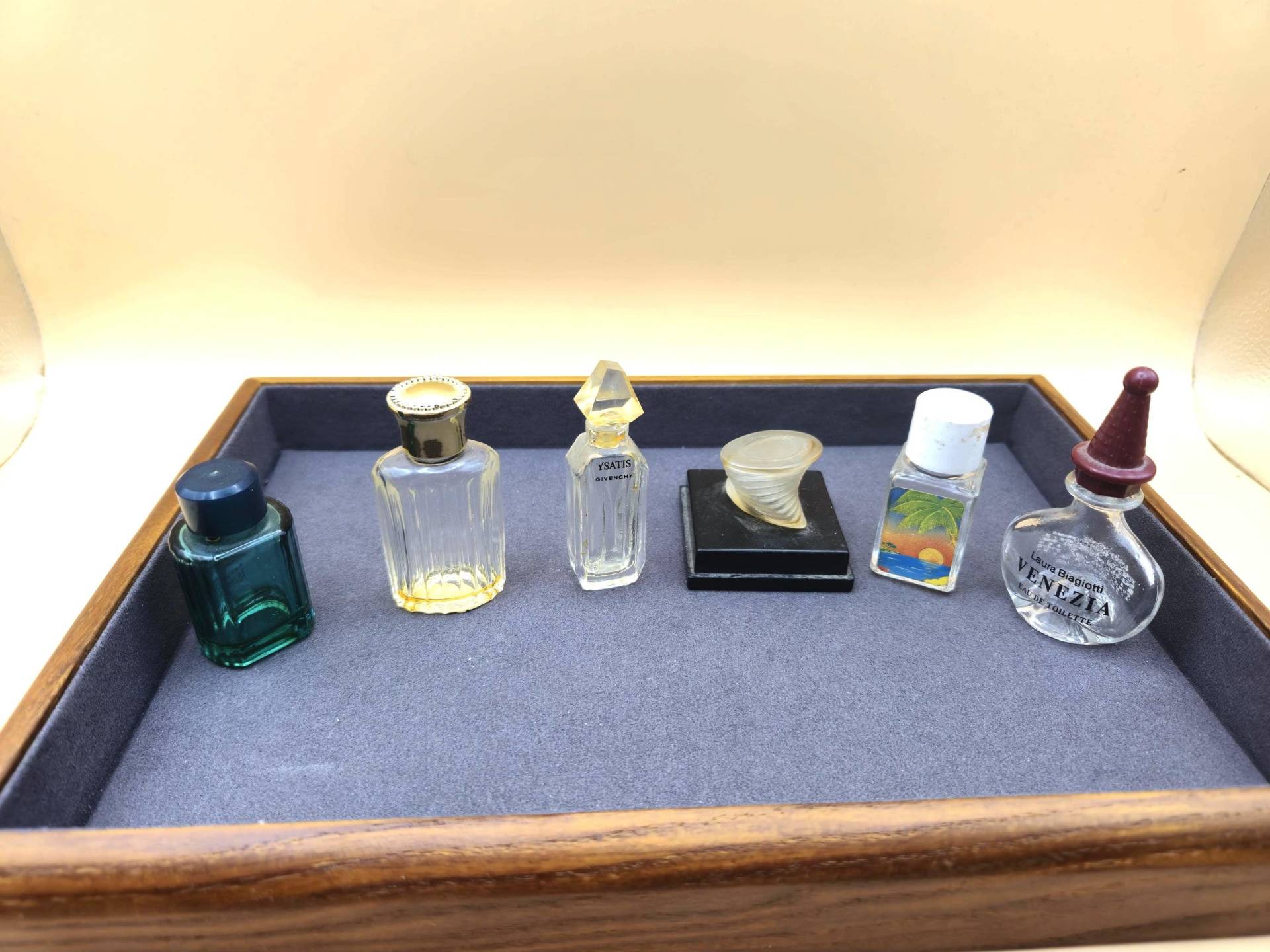 Konvolut Leerer Parfum Miniaturen von Rareandvintageluxury