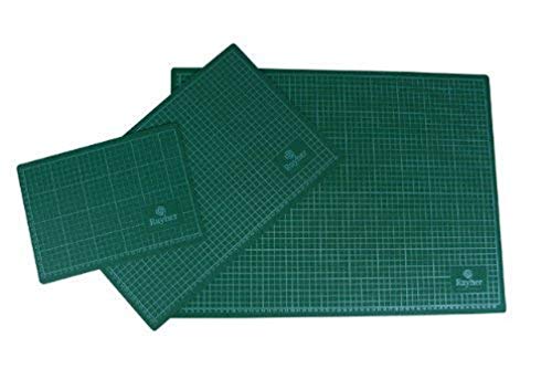 RAYHER HOBBY Rayher Schneidematte, selbstheilend, 45 x 30 cm, 3-lagig, Stärke 0,3 mm, robust und langlebig, Schneideunterlage, Arbeitsunterlage für Schneide-, Schreib- und Bastelarbeiten, 8923500 von Rayher