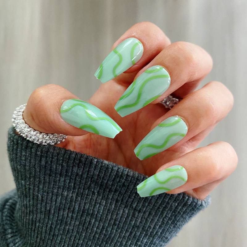 28 Stück Grüne Swirl Press On Nails Coffin - Mid Nägel, Nägel On, Künstliche Klebenägel von RedLeopardNails