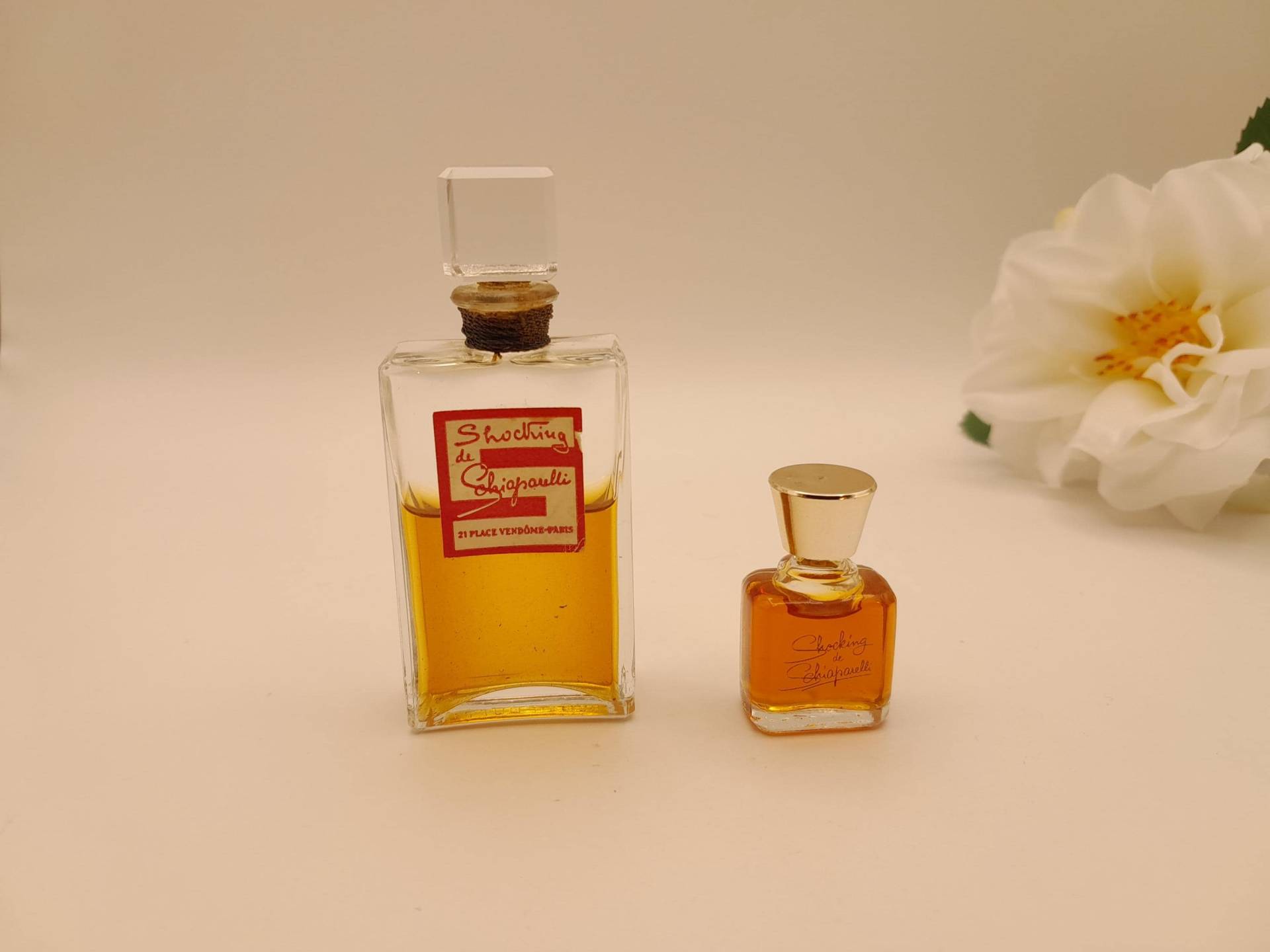 Schiaparelli Shocking | 1940Er Jahre - Parfümextrakt Baccarat Spritzer Alte Versiegelte Flasche 1. Version Kostenlose Miniatur von ReginasPerfume