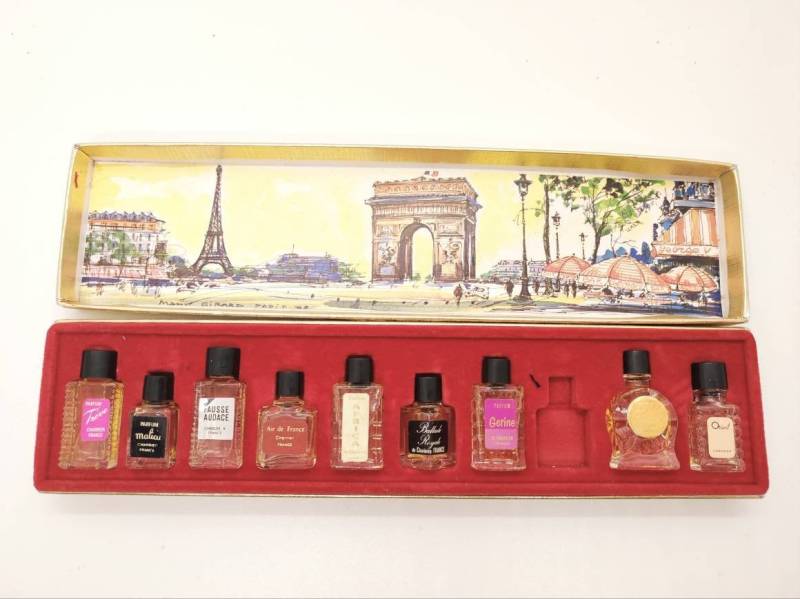 1960S Charrier Parfum Box With 9x Esprit De Pure Miniatur Flakons Splash True Vintage von Residenzler