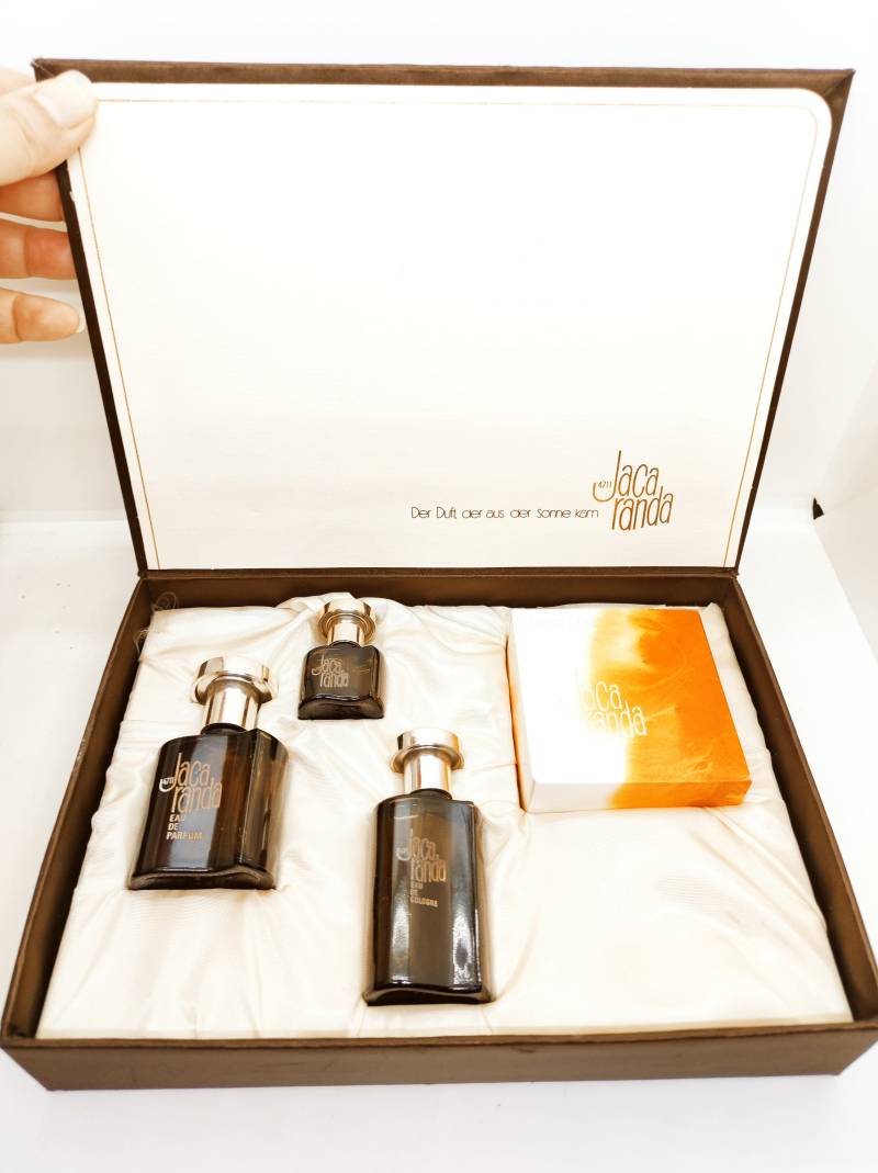 4711 Muhlens Jacaranda Geschenk Box Mit 3 Parfums Und Seife 1970S Pur von Residenzler