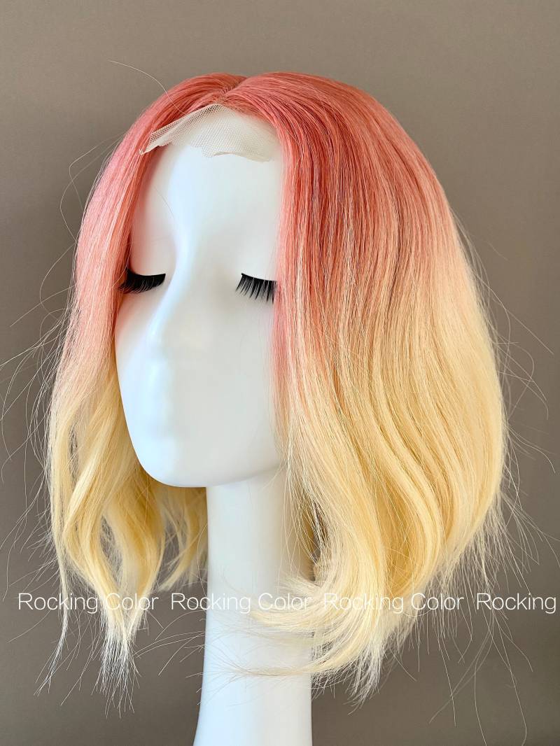 Ombre Pink Bis Blonde Gewellte Lace Front Perücke, 12-Zoll Natürlich Aussehende Farbverlaufsperücke Für Mode, Cosplay Oder Tägliche Kleidung von RockingColour