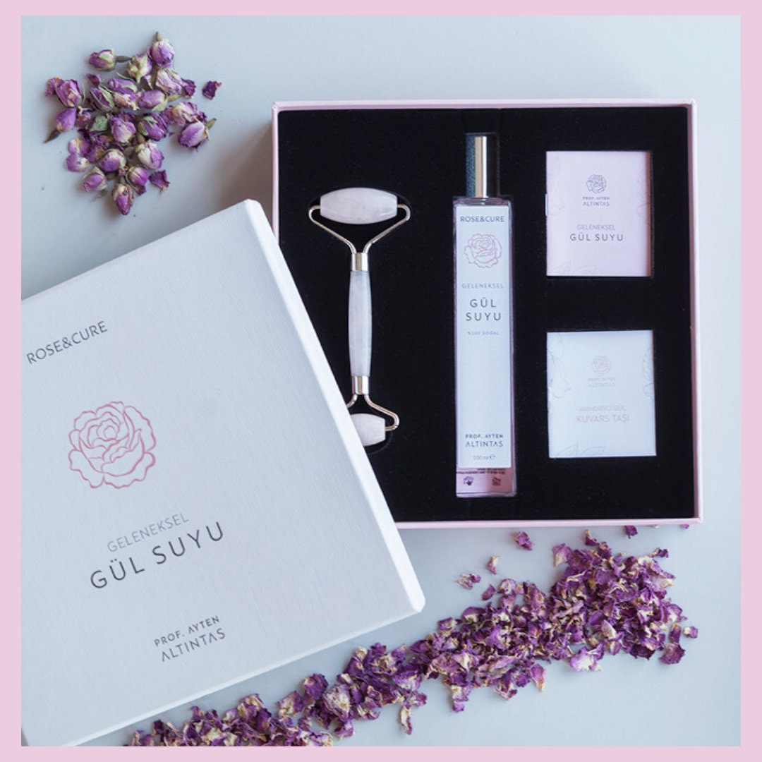 Pure Rose Water & Quartz Roller Purifying Beauty Set von RoseandCure