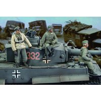 German crew Tiger I - Eastern Front-WWII von Royal Model