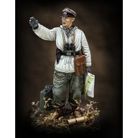 German tanker in winter dress - WWII von Royal Model