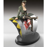 Pin-Up Pilot von Royal Model