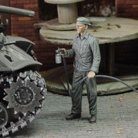 Soldier who paints - WWII von Royal Model