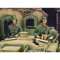 Stug III crew - WWII von Royal Model