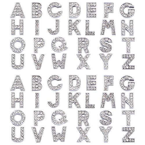 SUNNYCLUE 52 Stück Alphabet A: Z Buchstabe Slide Charm Strassperlen 8 mm Loch Slide Alphabet Buchstaben Für 8 mm Slide Armbänder/Armbänder, Edelstahl Farbe von SUNNYCLUE