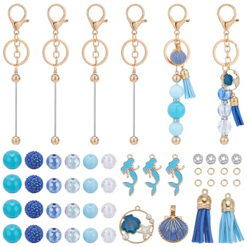 SUNNYCLUE 72 Stück DIY 6 Sets Perlen Schlüsselanhänger Set Blaue Harz Strasssteine Große Perlen 20 mm Kaugummi Perlen Schlüsselanhänger Stäbe Rohlinge Emaille Meerjungfrau Muschel Charms Austauschbare von SUNNYCLUE