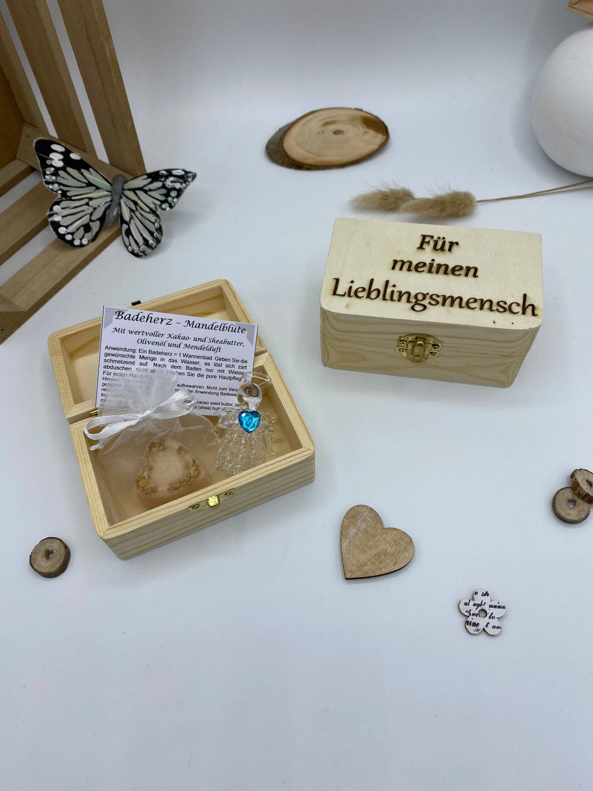 Glücksbringer Schatzkiste Aus Holz von SabinesMaschenpalast