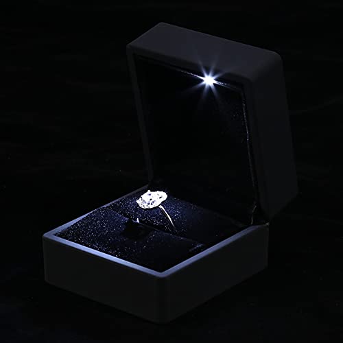 Saluaqui Elegante LED-beleuchtete Verlobungsring-Schmuckvitrine mit Stabiler Gummiabdeckung und Weichem Plüsch-Interieur für Ringe, Armbänder, Anhänger oder Halsketten (Ringschachtel) von Saluaqui