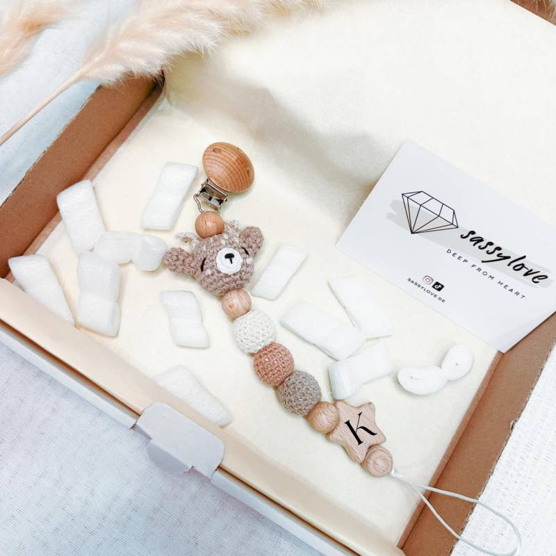 Schnullerkette Personalisiert, Babygeschenk, Geschenkbaby von SassyloveDE